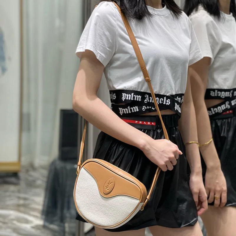 【日本未発売】サンローラン ショルダーバッグ コピー YSL モノグラム クールバッグ 67526095G3W9080
