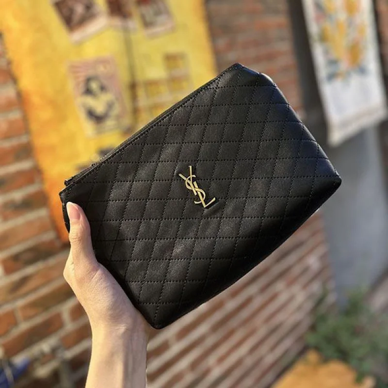 サンローラン* YSL 偽物 ステッチ チャーム付 コスメポーチ Sah88354