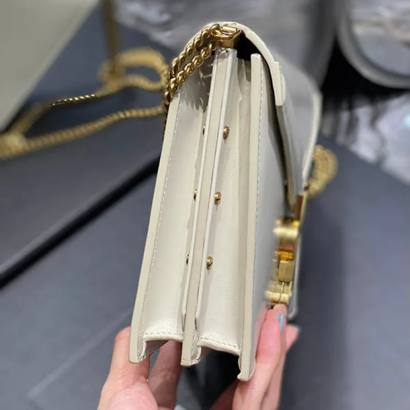 《大人気》サンローラン カサンドラ コピー チェーンウォレット ホワイト Sap45120