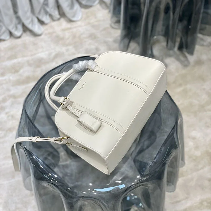 【入手困難】サンローラン ビジネスバッグ 偽物 SAC DE JOUR ビジネス ブリーフ bag Sar92077