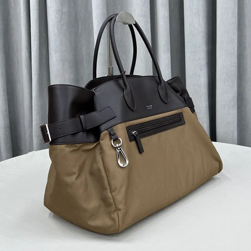 絶対欲しい!THE ROW コピー Margaux 17 インサイドアウト ナイロン バッグ W1318W256BLPL