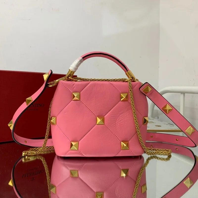 超希少!ヴァレンティノ ハンドバッグ 偽物 ROMAN STUD QUILTED Vut72437