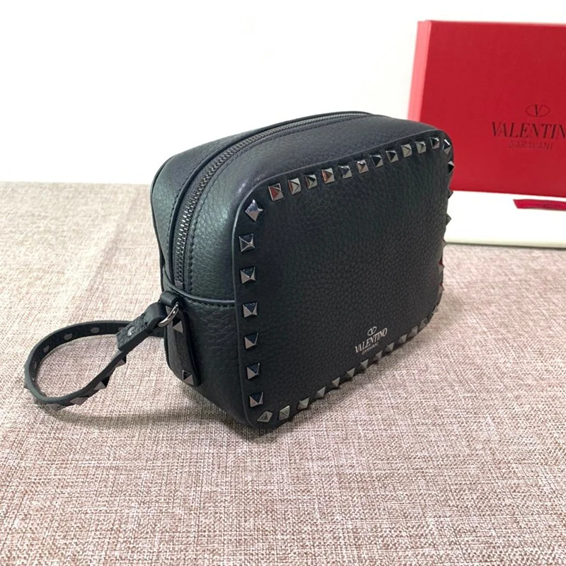 定番ヴァレンティノ ショルダーバッグ 偽物 ハンドバッグ★ロックスタッズ Vuf33430