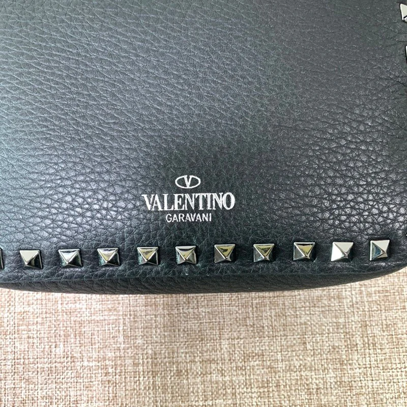 定番ヴァレンティノ ショルダーバッグ 偽物 ハンドバッグ★ロックスタッズ Vuf33430