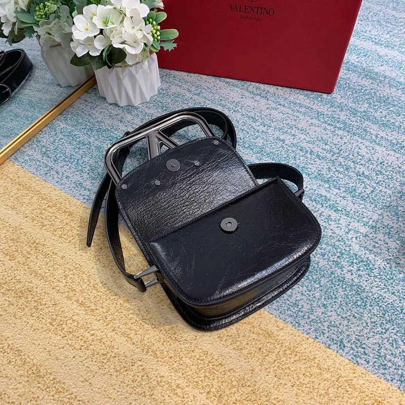 送料込ヴァレンティノ ショルダーバッグ コピー Vロゴ SUPERVEE レザー クロスボディバッグ Vuh72748