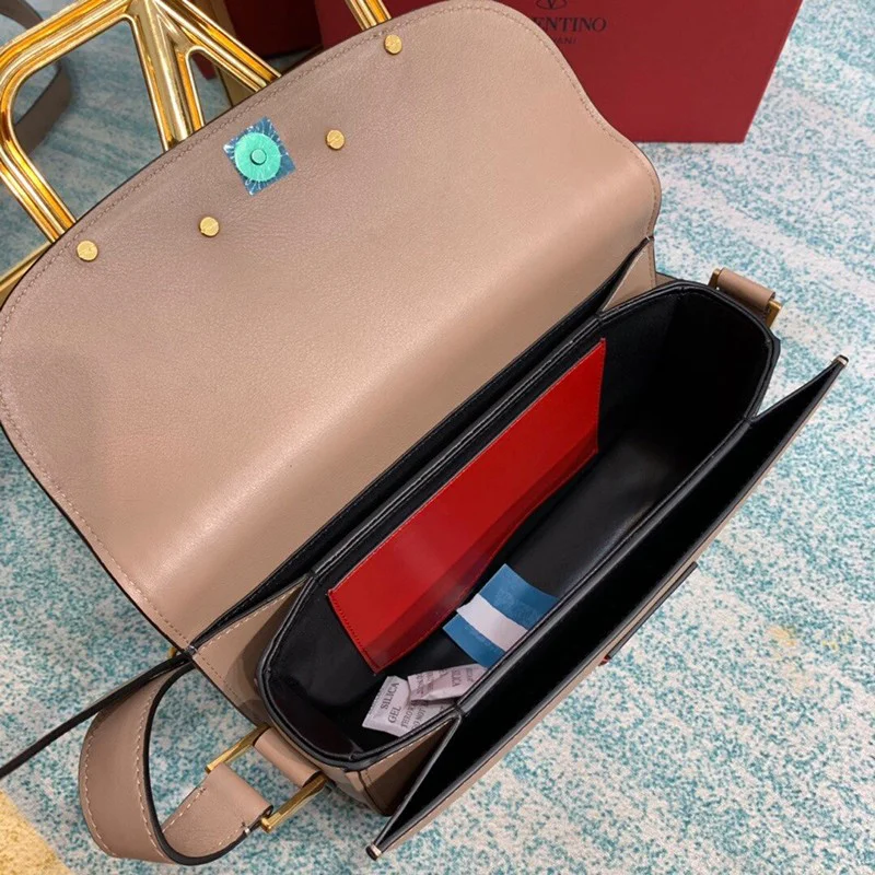春もの新作ヴァレンティノ ショルダーバッグ 偽物 Vロゴ SUPERVEE レザー クロスボディバッグ Vup44975