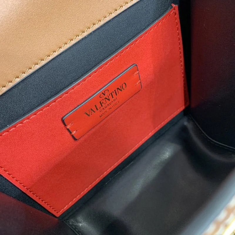希少色 ヴァレンティノ ショルダーバッグ 偽物 VEE レザー クロスボディバッグ Vug58025