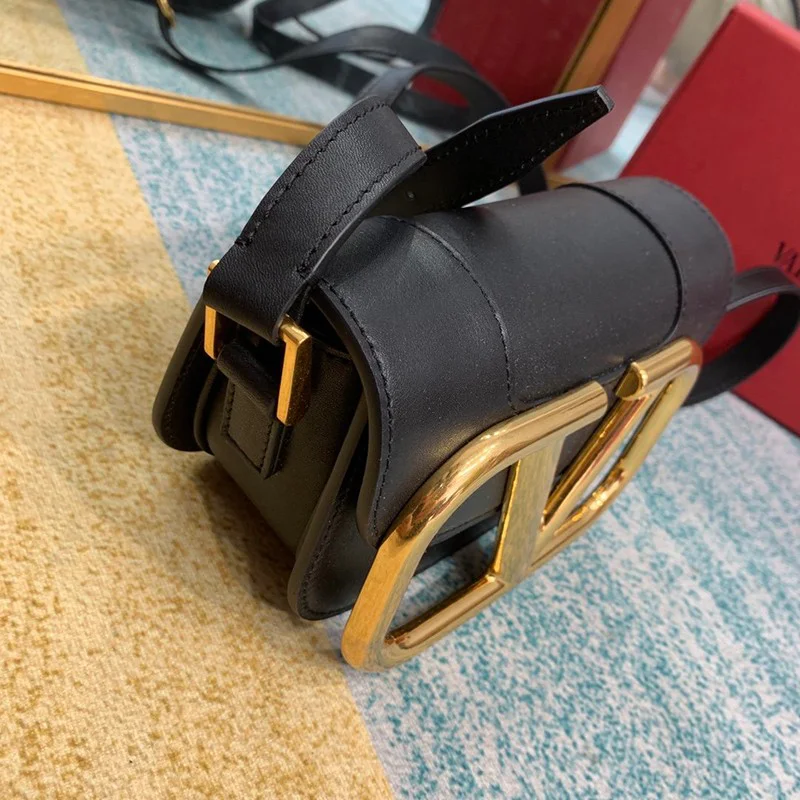 送料込ヴァレンティノ ショルダーバッグ コピー Vロゴ SUPERVEE レザー クロスボディバッグ Vuh72748