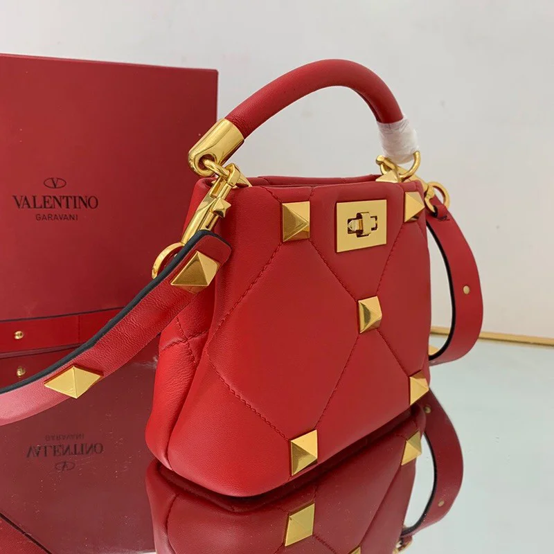 《大人気》ヴァレンティノ ハンドバッグ コピー ROMAN STUD QUILTED Vuj81781