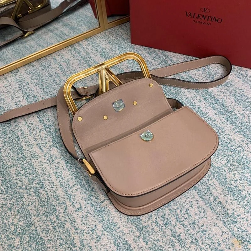 ☆超人気☆ヴァレンティノ ショルダーバッグ コピー VEE レザー クロスボディバッグ Vuj95323