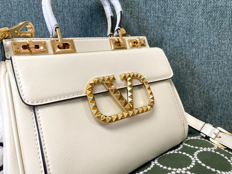 【日本未発売】【ヴァレンティノ ハンドバッグ 偽物】ROCKSTUD ALCOVE Vul31375