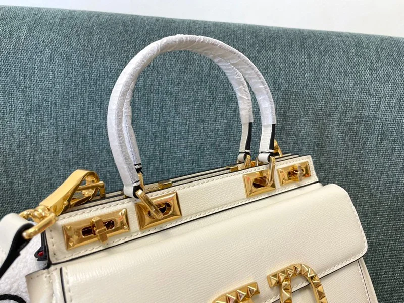 【日本未発売】【ヴァレンティノ ハンドバッグ 偽物】ROCKSTUD ALCOVE Vul31375