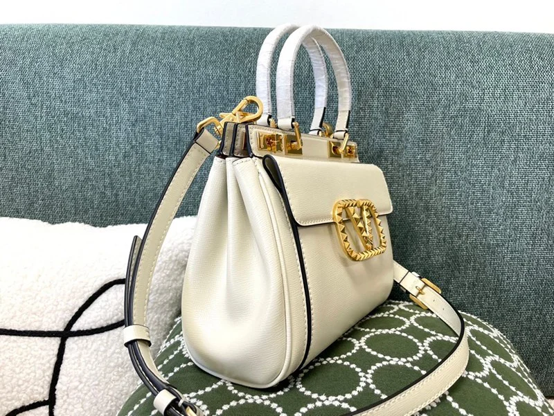 【日本未発売】【ヴァレンティノ ハンドバッグ 偽物】ROCKSTUD ALCOVE Vul31375