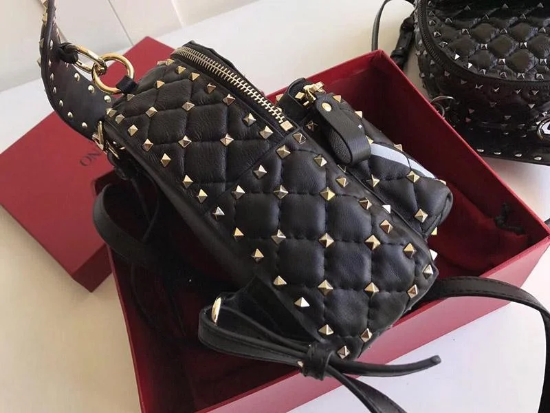 21AW新作 ヴァレンティノ コピーVALENTINO GARAVANI◎SPIKE.IT バックパックミニ Vun26505