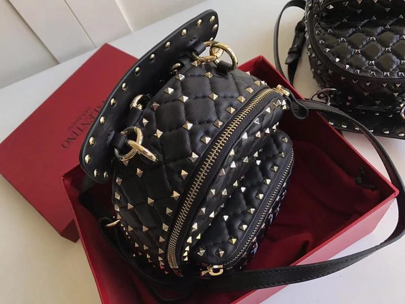 21AW新作 ヴァレンティノ コピーVALENTINO GARAVANI◎SPIKE.IT バックパックミニ Vun26505