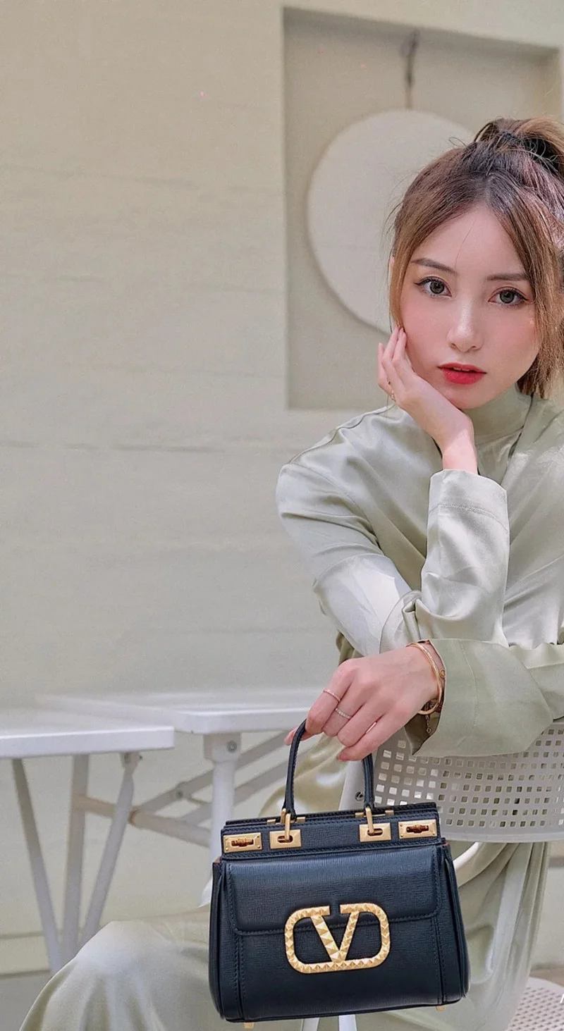 ★日本!!人気!【ヴァレンティノ ハンドバッグ 偽物】ROCKSTUD ALCOVE Vuy82117
