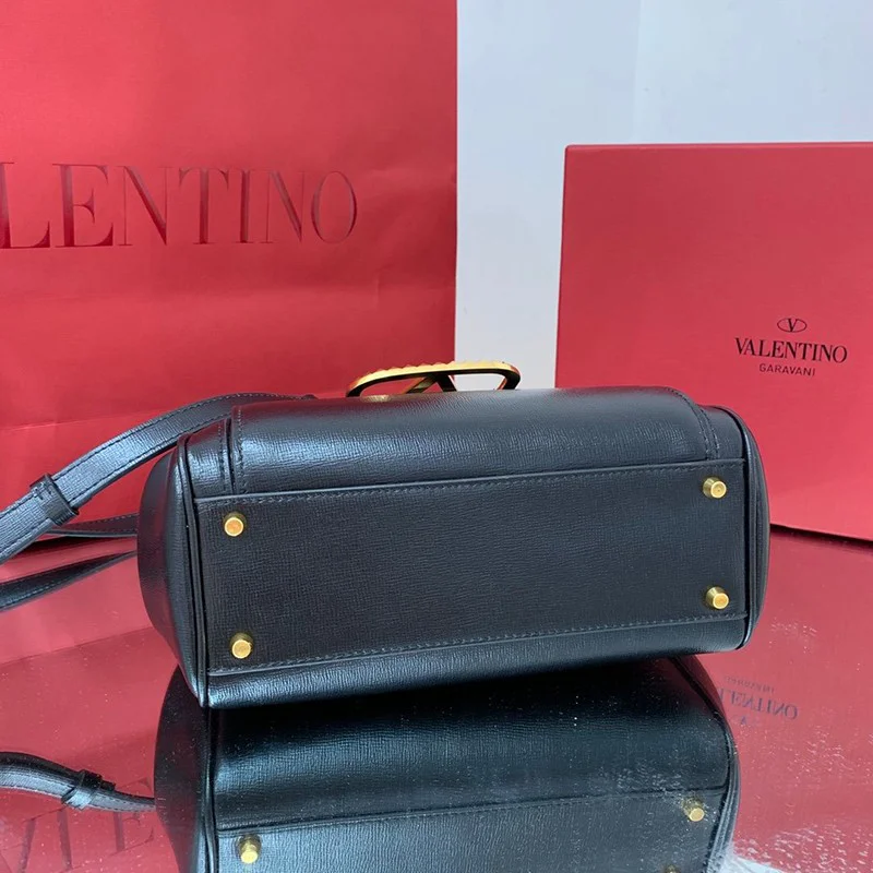 ★日本!!人気!【ヴァレンティノ ハンドバッグ 偽物】ROCKSTUD ALCOVE Vuy82117