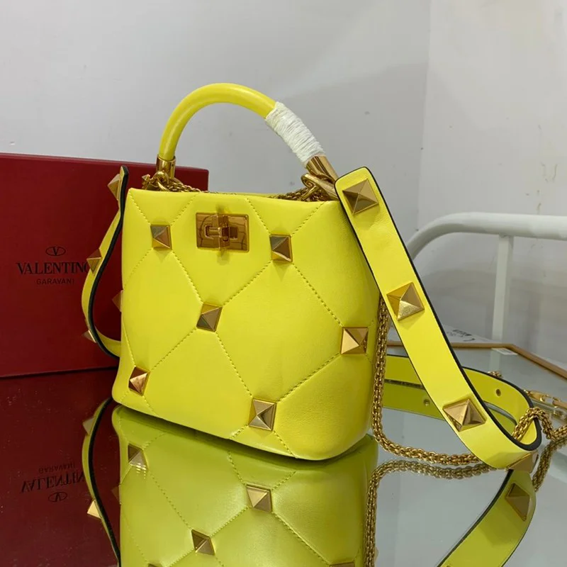 超希少!ヴァレンティノ ハンドバッグ 偽物 ROMAN STUD QUILTED Vut72437