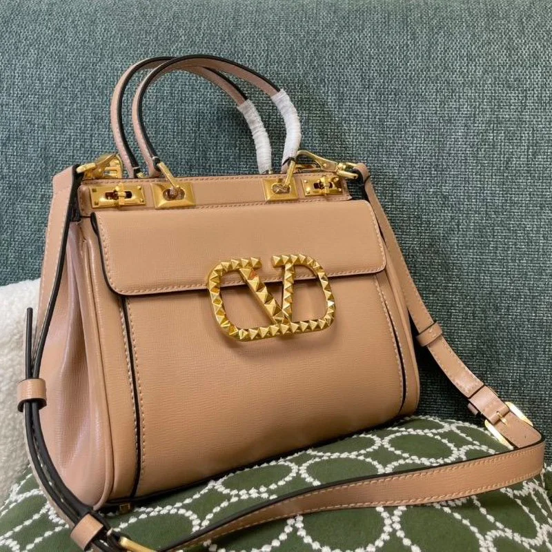 ★日本!!人気!【ヴァレンティノ ハンドバッグ 偽物】ROCKSTUD ALCOVE Vuy82117