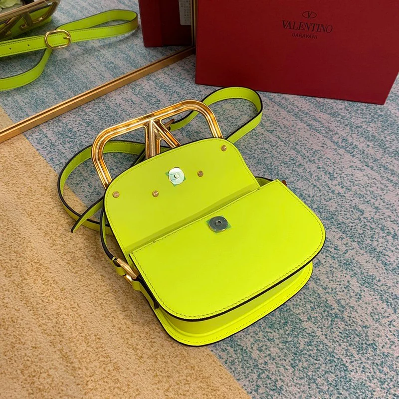 送料込ヴァレンティノ ショルダーバッグ コピー Vロゴ SUPERVEE レザー クロスボディバッグ Vuh72748