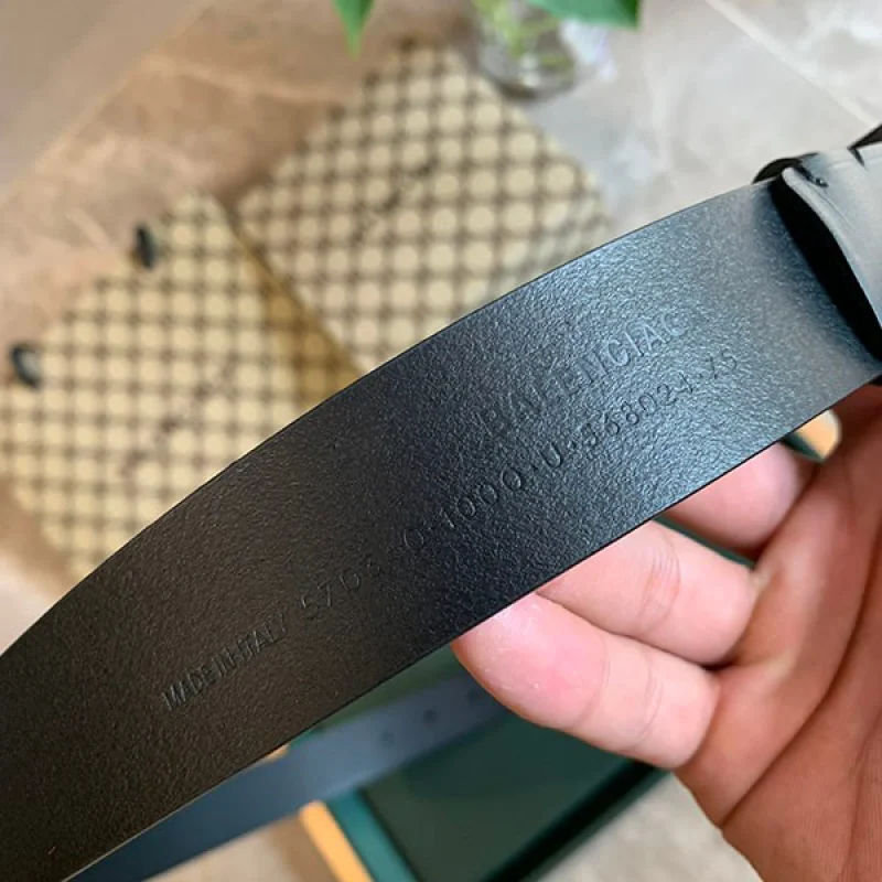 バレンシアガ BB ロゴ レザーベルト 偽物 bag22837