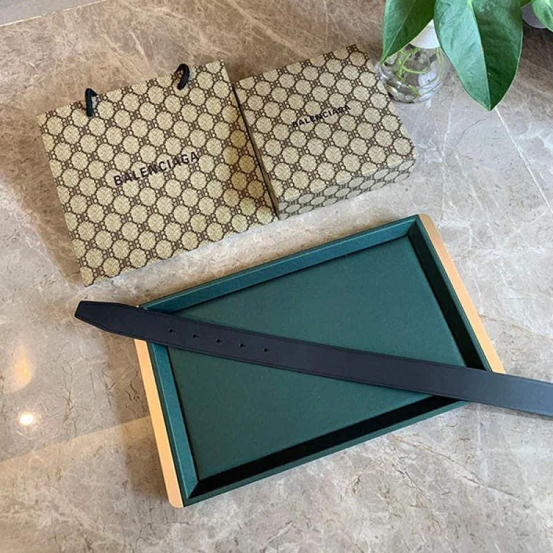 バレンシアガ BB ロゴ レザーベルト 偽物 bag22837