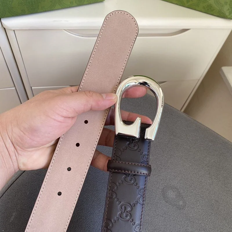 希少色グッチ リバーシブル ベルト コピー スクエア バックル 38mm guo79251