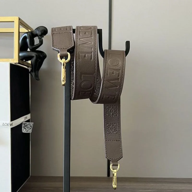 ロエベ ストラップ コピー サテンカーフ ロゴ型押し loo70530