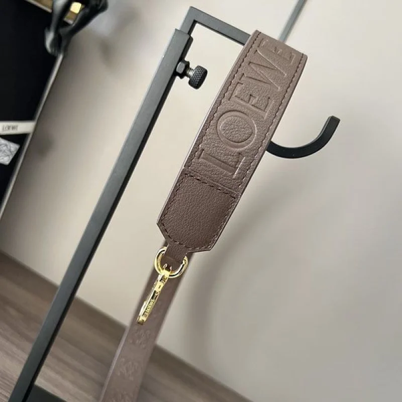 ロエベ ストラップ コピー サテンカーフ ロゴ型押し loo70530