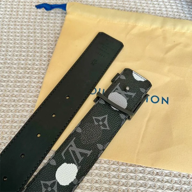 23新作 ルイヴィトン 偽物 LV イニシャル 40MM リバーシブル 草間彌生コラボ M0654U