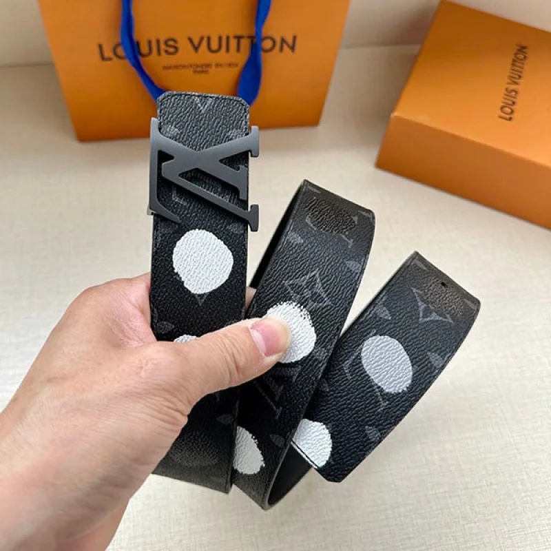 23新作 ルイヴィトン 偽物 LV イニシャル 40MM リバーシブル 草間彌生コラボ M0654U