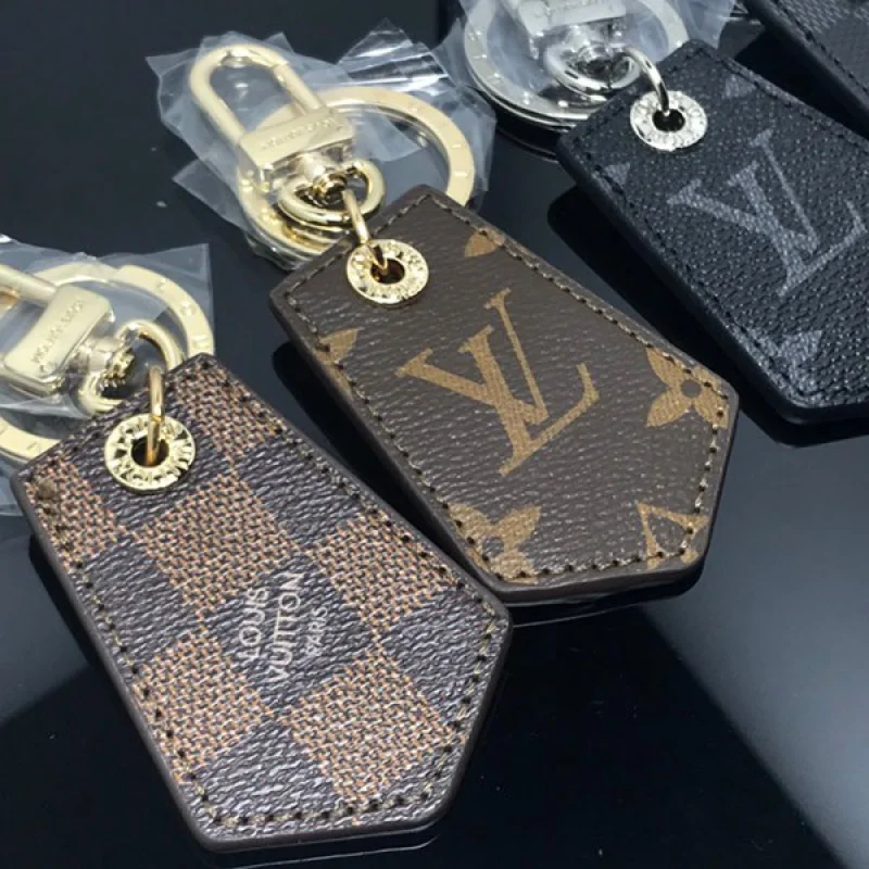 国内即発【ルイヴィトン 偽物】キーホルダー・アンシャッペ LVロゴ vug52845