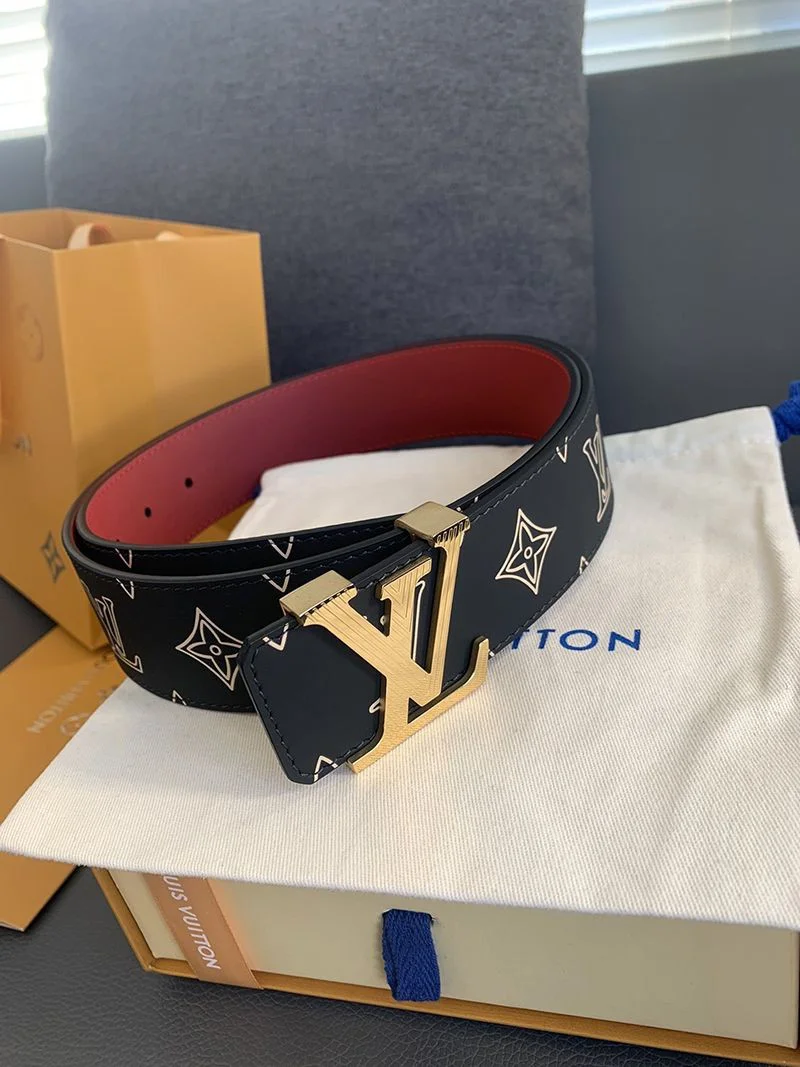 21AW新作ルイヴィトン サンチュール・LVイニシャル コピー 40MM リバーシブルベルト vui02508