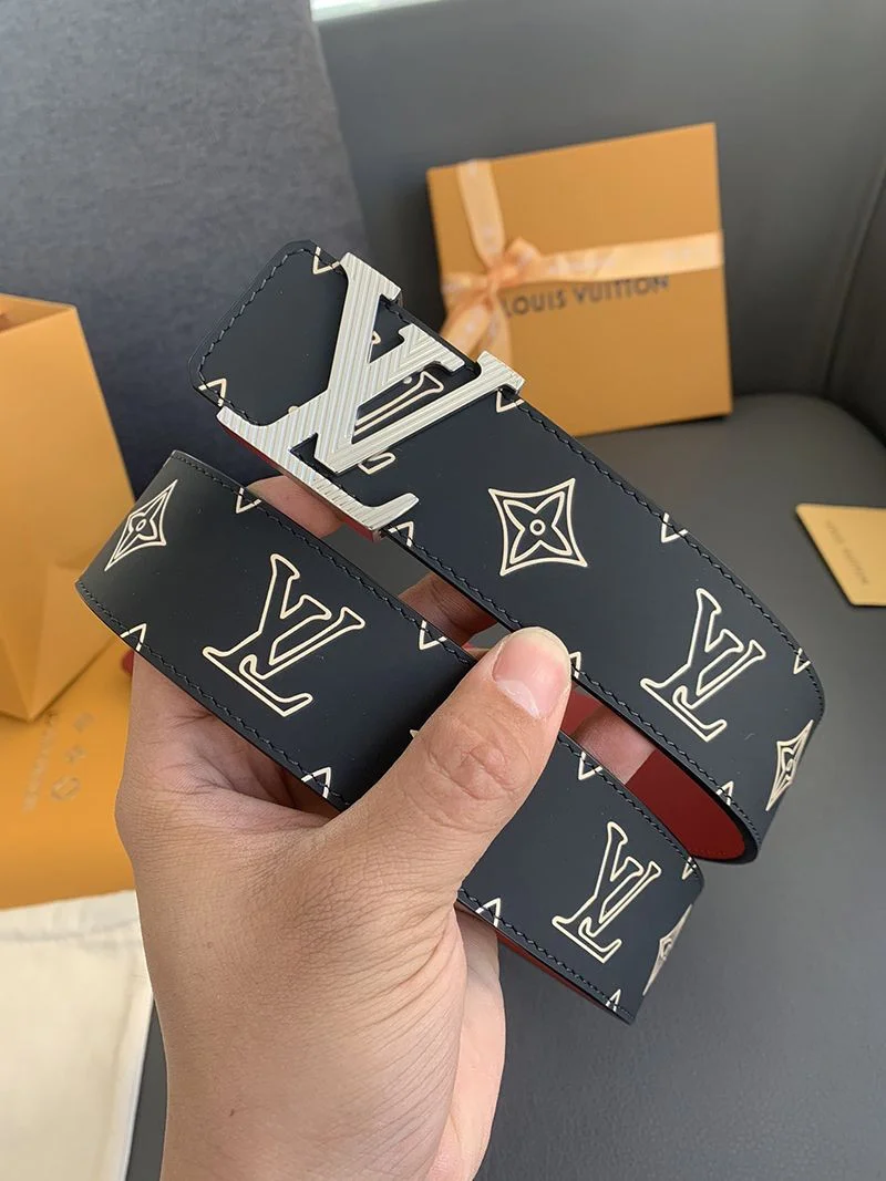 送料込ルイヴィトン サンチュール・LVイニシャル 偽物 40MM リバーシブルベルト vui03410