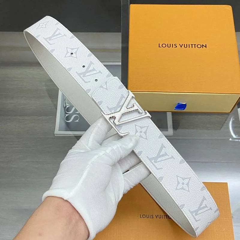 秋冬新作ルイヴィトン ベルト 偽物 サンチュール・LVイニシャル 40MM リバーシブル vui25355