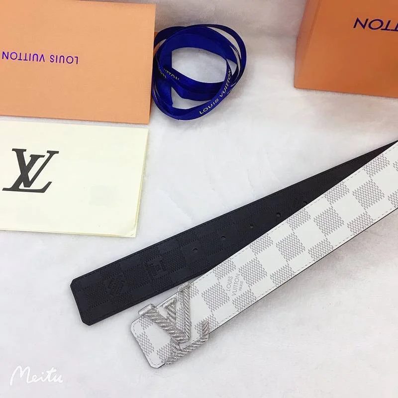 【日本未発売】ルイヴィトン サンチュール・LVイニシャル コピー 40MM リバーシブルベルト vuj24442