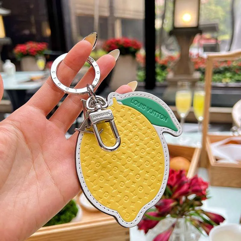 ギフトに最適♪ ルイヴィトン キーホルダー 偽物N級品 vul13640