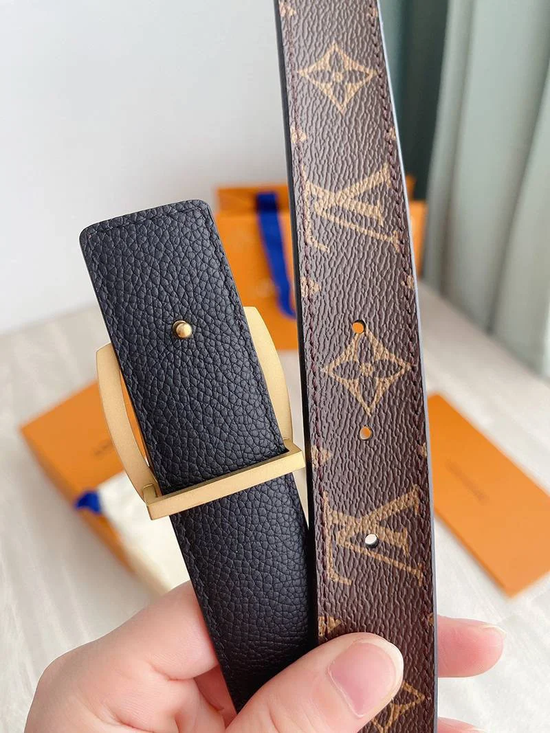 日本未入荷ルイヴィトン 偽物 サンチュール・LVスクエア 30MM リバーシブル ベルト vul98931