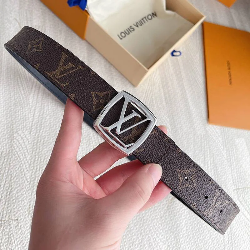 人気急上昇ルイヴィトン サンチュール・LVスクエア 偽物 30MM リバーシブル ベルト vuo98555