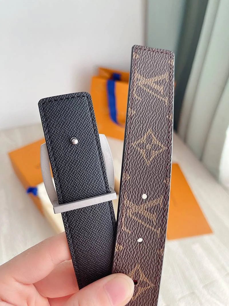 人気急上昇ルイヴィトン サンチュール・LVスクエア 偽物 30MM リバーシブル ベルト vuo98555
