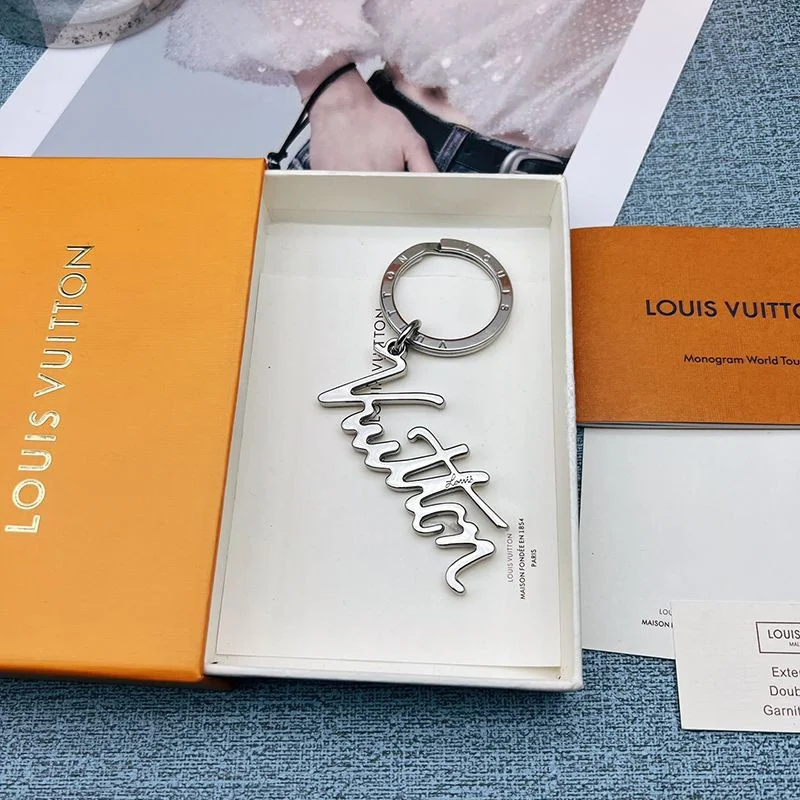 目を惹♪ルイヴィトン バッグチャーム 偽物 キーホルダー vup18589