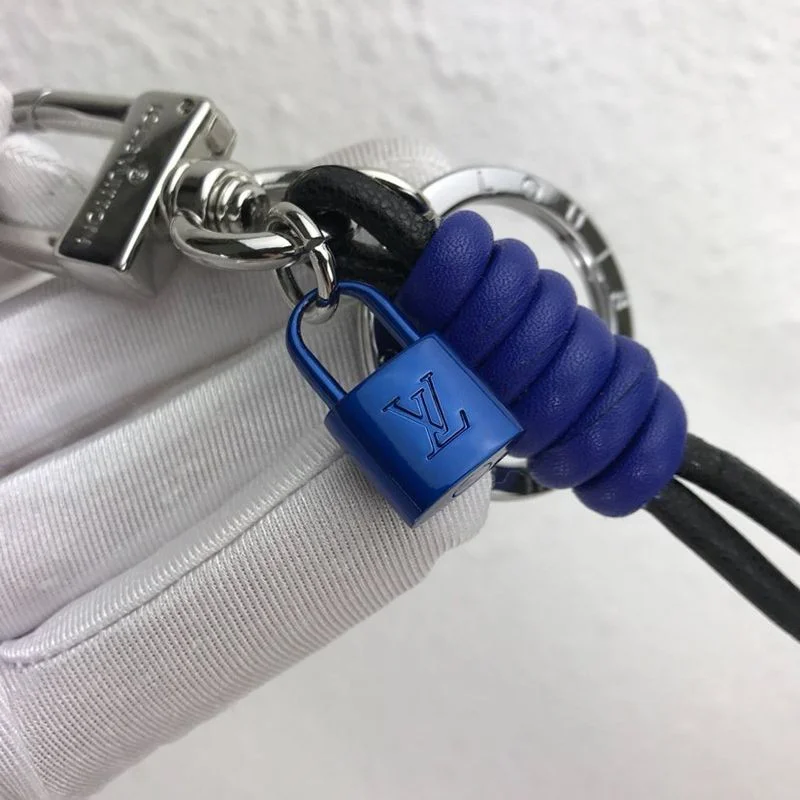 新作 お洒落に♪ルイヴィトン バッグチャーム キーホルダー 偽物 vuq63215