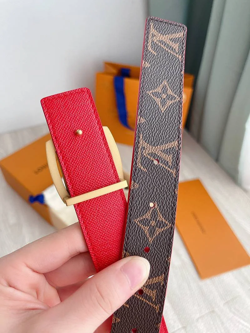 入手困難ルイヴィトン サンチュール・LVスクエア コピー 30MM リバーシブル ベルト vuu00352