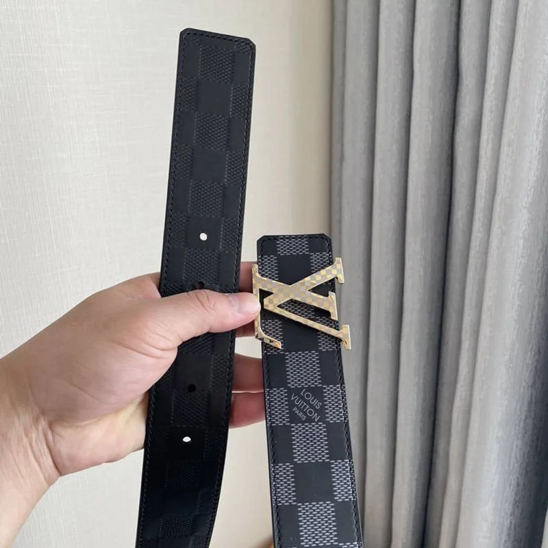 可愛いルイヴィトン 偽物サンチュール・LVイニシャル 40MM リバーシブル ベルト vuu01516