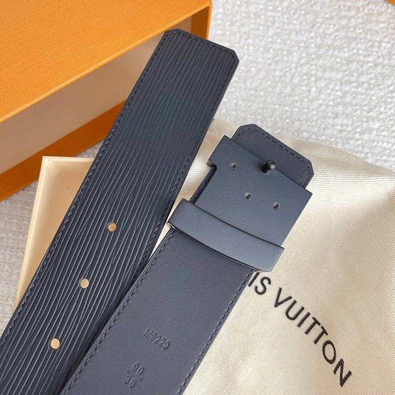 大人気!!新色ルイヴィトン コピー サンチュール・LVイニシャル 40MM ベルト vuu71001