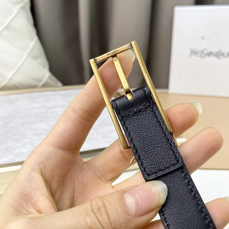 希少サンローラン コピー スクエアバックル付き モノグラム細ベルト 2.0cm Sau52110