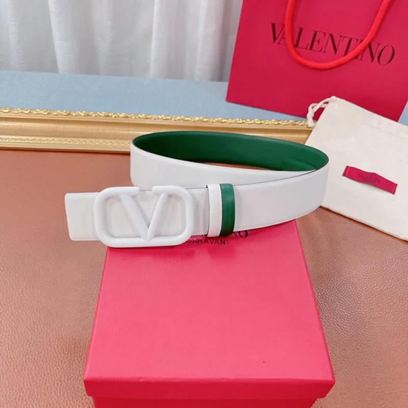 絶対欲しい！ヴァレンティノ 偽物 Vロゴ シグネチャー リバーシブルベルト Vum47649