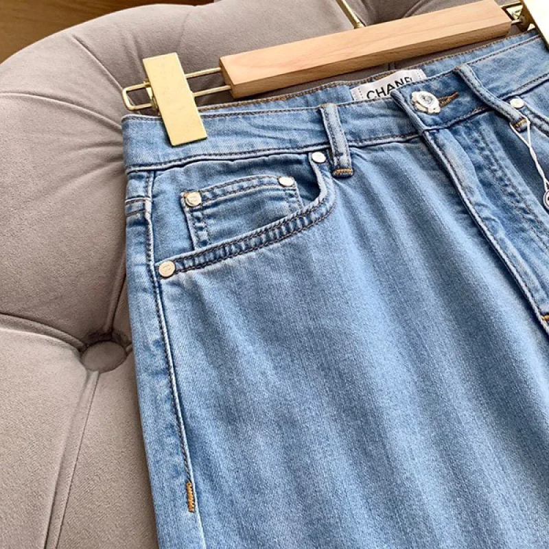 日本未入荷シャネル ジーンズ デニム コピー パンツ CCロゴ ブルー 新作 女 shu53782