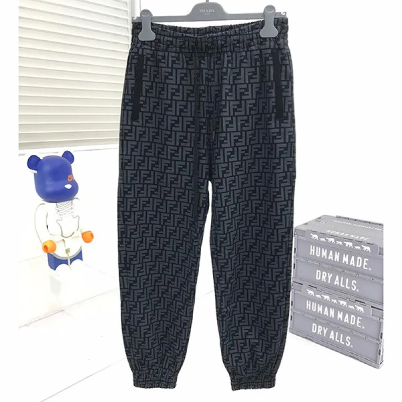大人気!フェンディ コピー FFフロックプリント コットンピケ製 ジョガーパンツ FB0461AFRJF0ABB