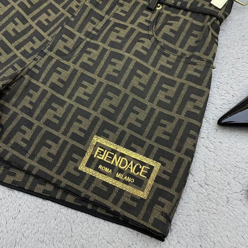 日本未入荷 フェンダーチェ ロゴ スイム ショートパンツ コピー feu75423